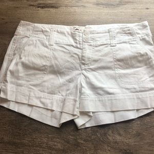 🟣So Size 7 White Shorts